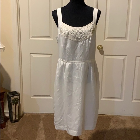 Banana Republic Dresses & Skirts - Banana Republic silk/cotton lined dress.